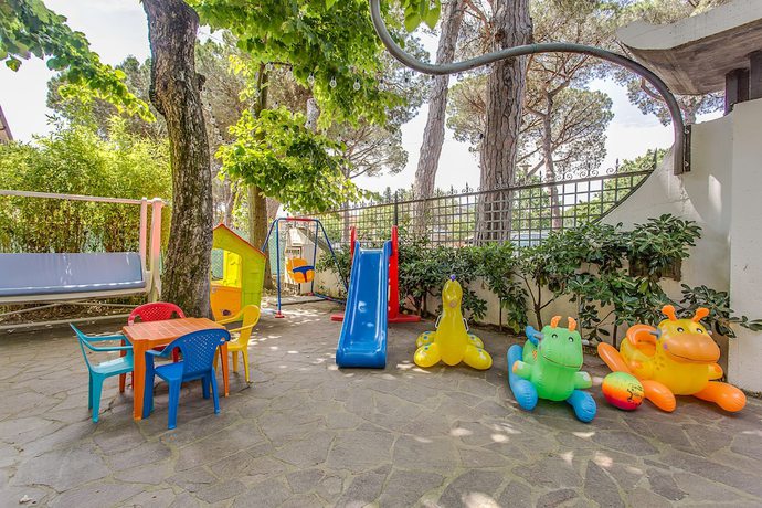Imagen de los interiores del Hotel Holiday, Cervia. Foto 20