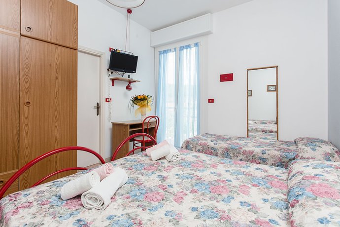 Imagen de la habitación del Hotel Holiday, Cervia. Foto 12
