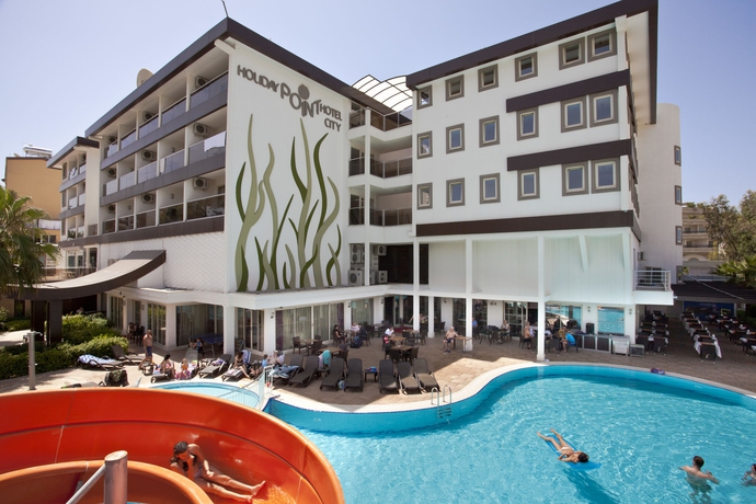 Imagen de la piscina del Hotel Holiday City. Foto 15