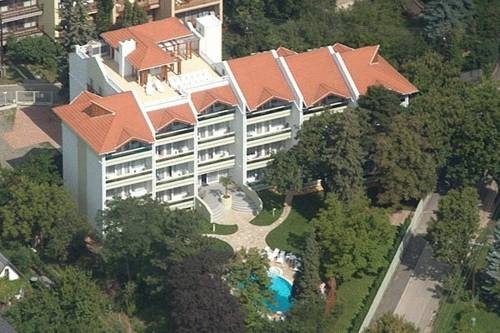 Imagen general del Hotel Holiday Club F&uuml;red. Foto 2