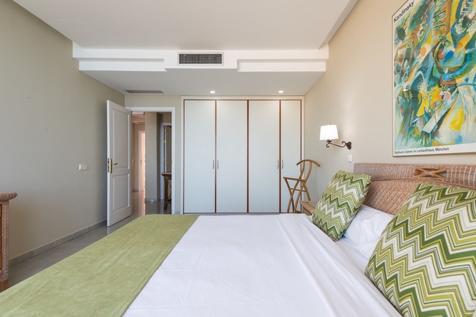 Imagen de la habitación del Hotel Holiday Club Jardin Amadores. Foto 5