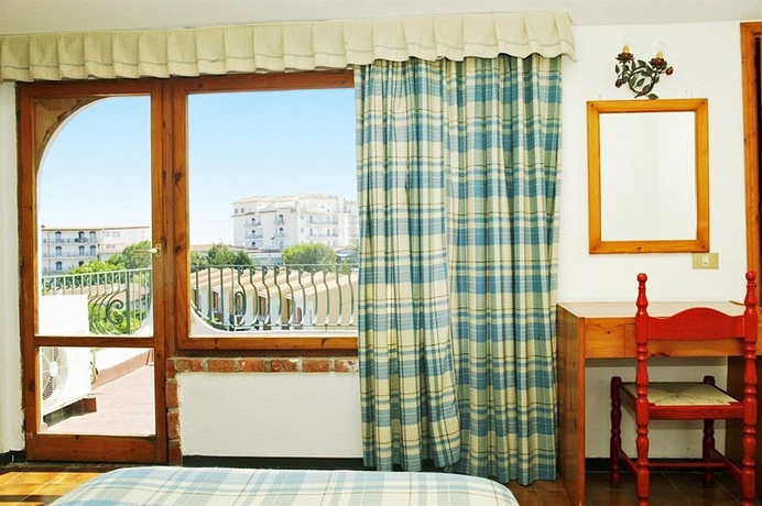 Imagen de la habitación del Hotel Holiday Club Naxos. Foto 2