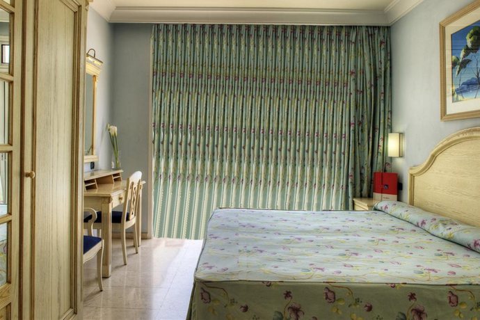 Imagen general del Hotel Holiday Club Playa Amadores. Foto 2