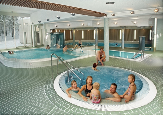 Imagen de la piscina del Hotel Holiday Club Salla Superior Apartments. Foto 15