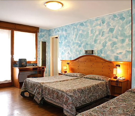 Imagen de la habitación del Hotel Holiday Debili. Foto 6