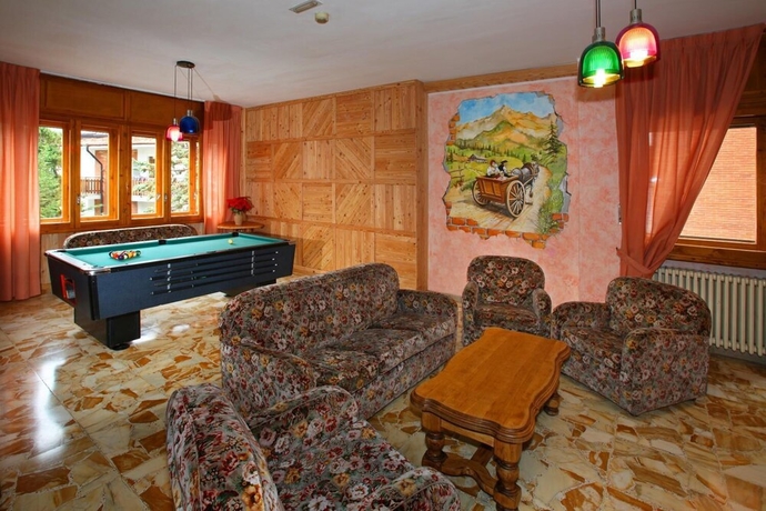 Imagen de los interiores del Hotel Holiday Debili. Foto 17