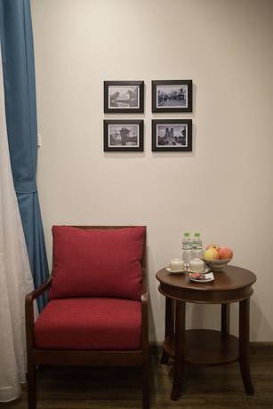 Imagen de la habitación del Hotel Holiday Emerald. Foto 5