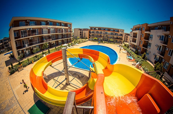 Imagen de la piscina del Hotel Holiday Fort Golf Club. Foto 14