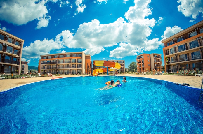 Imagen de la piscina del Hotel Holiday Fort Golf Club. Foto 15