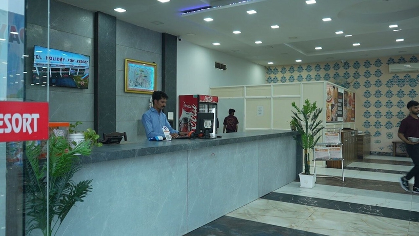 Imagen de los interiores del Hotel Holiday Fun Resort. Foto 16