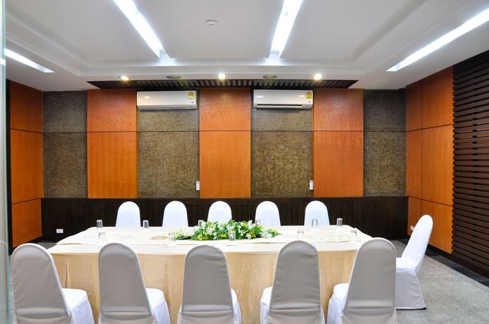 Imagen de los interiores del Hotel Holiday Garden and Resort Chiang Mai. Foto 8