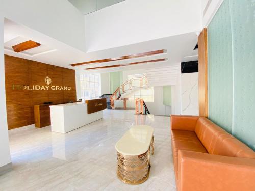 Imagen general del Hotel Holiday Grand. Foto 8