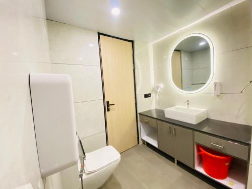 Imagen general del Hotel Holiday Grand. Foto 17