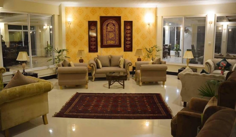 Imagen de los interiores del Hotel Holiday Grand Resort Bhurban. Foto 19