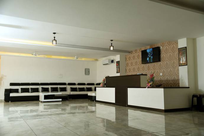 Imagen de los interiores del Hotel Holiday Hill, Rishikesh. Foto 16