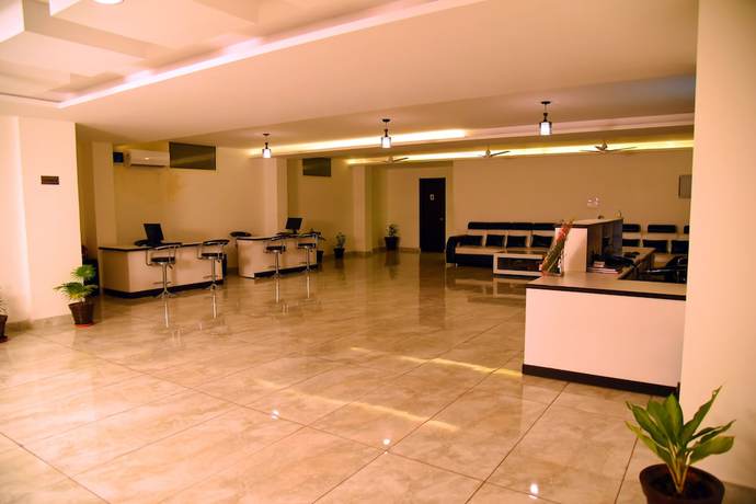 Imagen de los interiores del Hotel Holiday Hill, Rishikesh. Foto 17