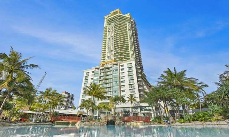 Imagen general del Hotel Holiday Holiday Crown Towers. Foto 2