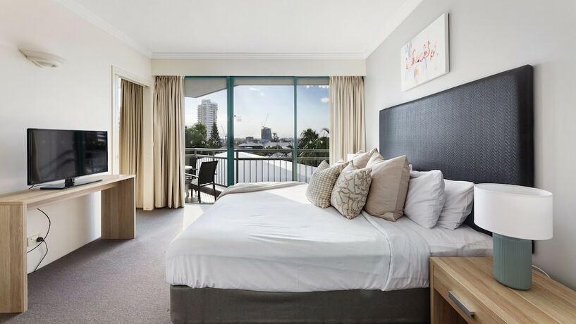 Imagen de la habitación del Hotel Holiday Holiday Crown Towers. Foto 12