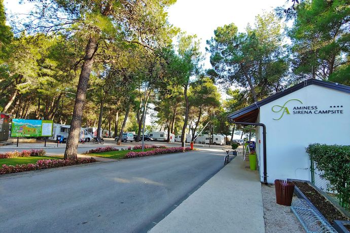Imagen de los interiores del Hotel Holiday Homes Sirena Classic. Foto 15