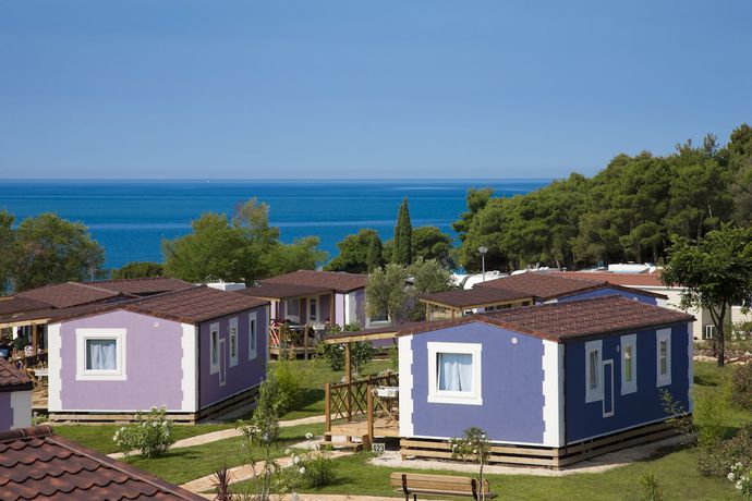 Imagen de los interiores del Hotel Holiday Homes Sirena Premium Village. Foto 14