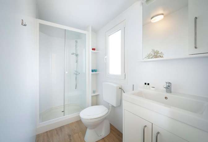Imagen de la habitación del Hotel Holiday Homes Sirena Premium Village. Foto 6