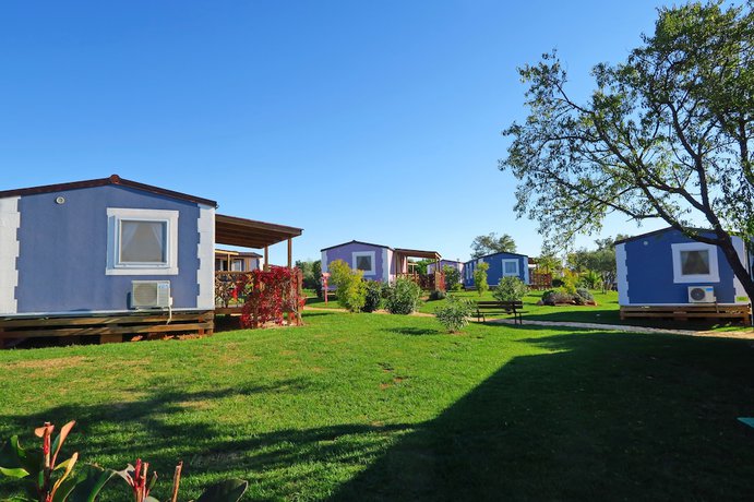 Imagen de la habitación del Hotel Holiday Homes Sirena Premium Village. Foto 12