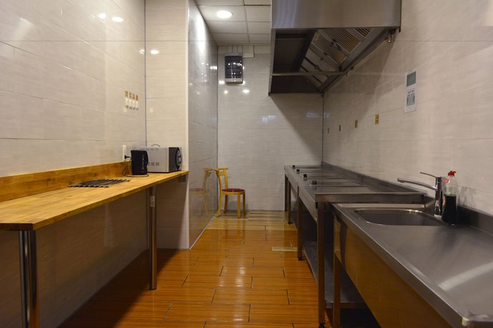 Imagen de los interiores del Hotel Holiday Hostel. Foto 17