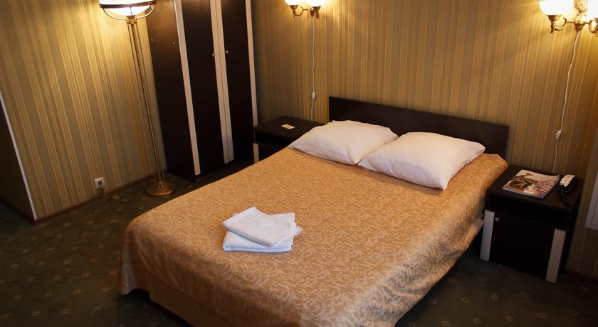 Imagen de la habitación del Hotel Holiday Hotel. Foto 5