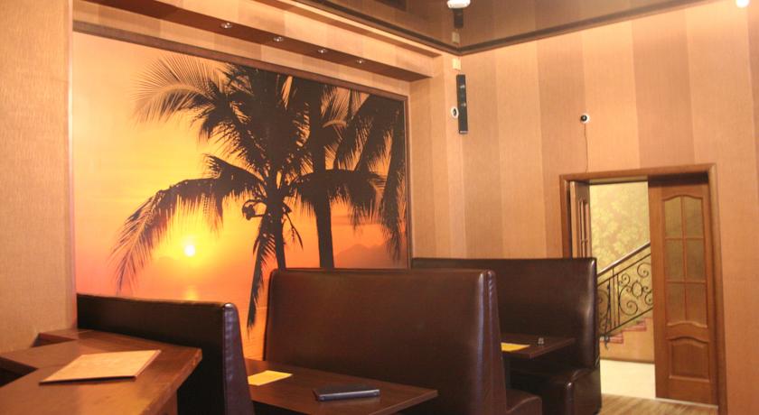 Imagen de la habitación del Hotel Holiday Hotel. Foto 8