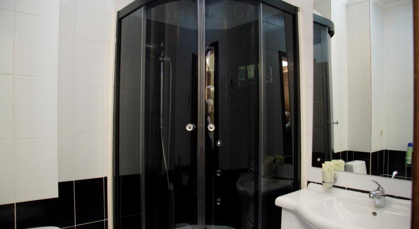 Imagen de la habitación del Hotel Holiday Hotel. Foto 10