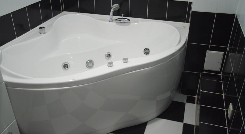 Imagen de la habitación del Hotel Holiday Hotel. Foto 12