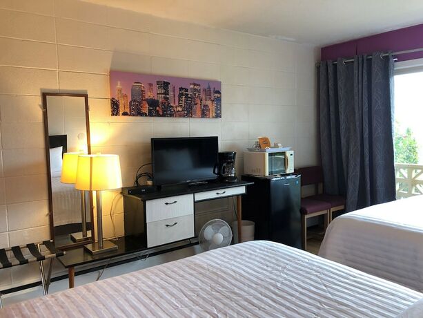 Imagen general del Hotel Holiday House Motel. Foto 6