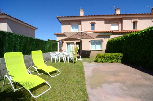 Imagen general del Hotel Holiday House Rambla Mallols L ESCALA. Foto 7