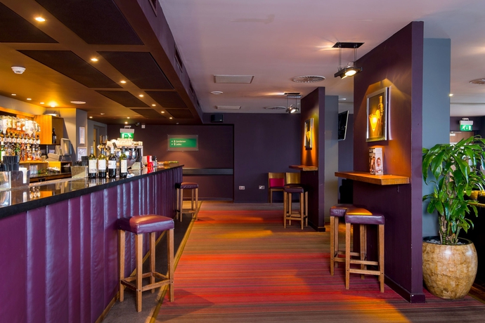 Imagen del bar/restaurante del Hotel Holiday Inn Aberdeen West, An Ihg. Foto 3