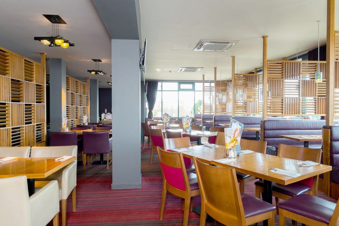 Imagen del bar/restaurante del Hotel Holiday Inn Aberdeen West, An Ihg. Foto 4