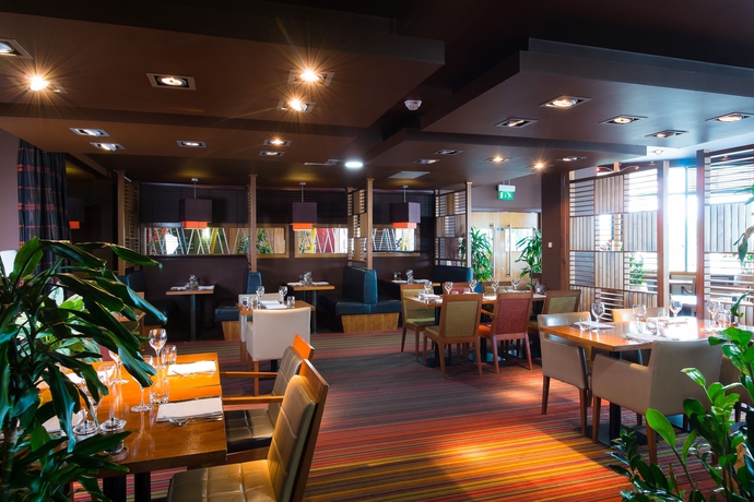 Imagen del bar/restaurante del Hotel Holiday Inn Aberdeen West, An Ihg. Foto 6