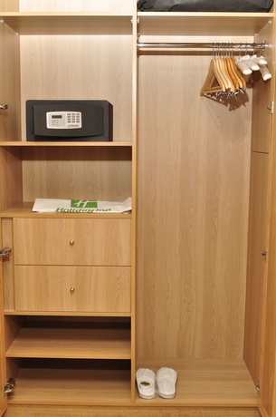 Imagen de la habitación del Hotel Holiday Inn Abu Dhabi, An Ihg. Foto 7