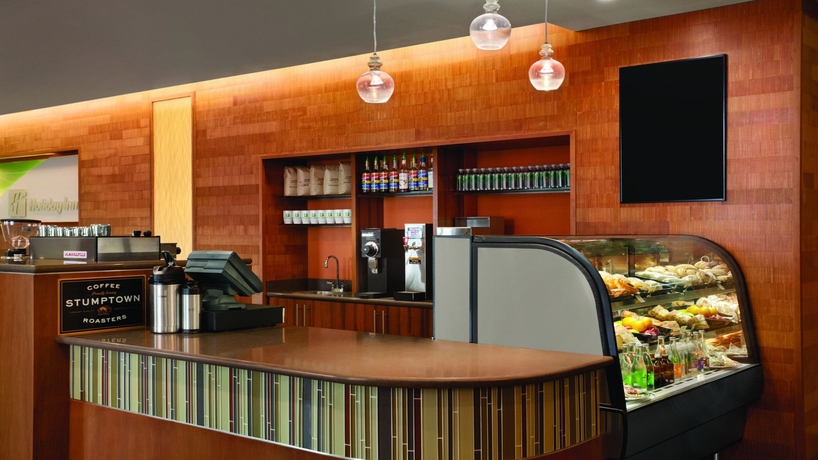 Imagen del bar/restaurante del Hotel Holiday Inn Airport - Portland, An Ihg. Foto 3