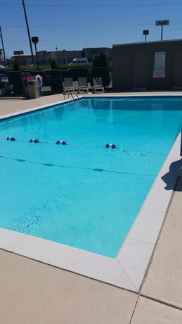 Imagen de la piscina del Hotel Holiday Inn Akron West - Fairlawn, an IHG. Foto 18