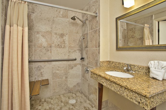 Imagen de la habitación del Hotel Holiday Inn Akron West - Fairlawn, an IHG. Foto 8