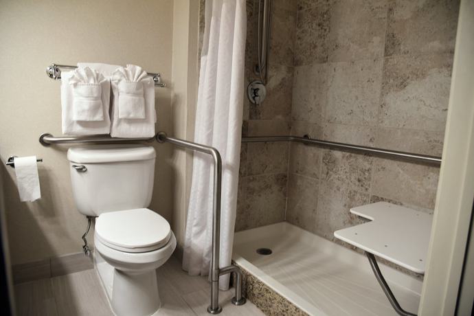 Imagen de la habitación del Hotel Holiday Inn Akron West - Fairlawn, an IHG. Foto 12