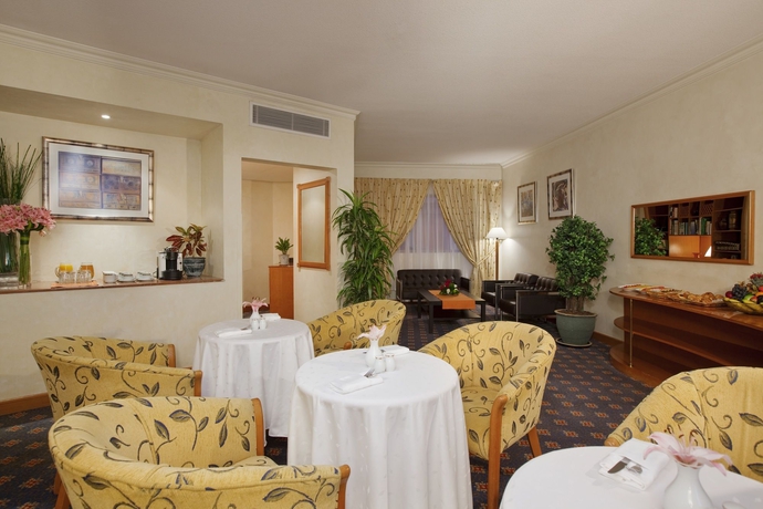 Imagen del bar/restaurante del Hotel Holiday Inn Al Khobar, An Ihg. Foto 4