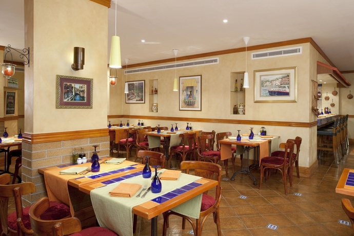 Imagen del bar/restaurante del Hotel Holiday Inn Al Khobar, An Ihg. Foto 5