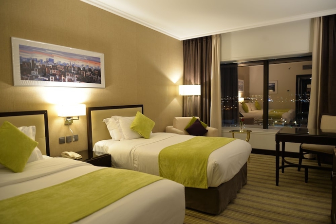 Imagen de la habitación del Hotel Holiday Inn Al Salam, An Ihg. Foto 9