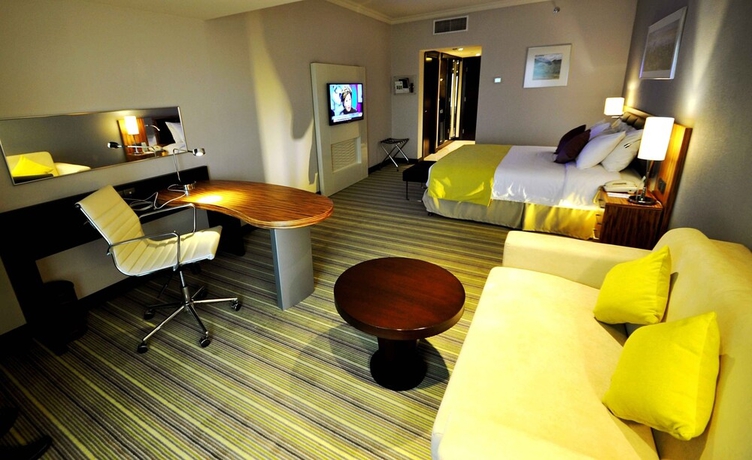 Imagen de la habitación del Hotel Holiday Inn Al Salam, An Ihg. Foto 12