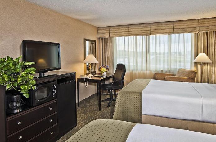 Imagen de la habitación del Hotel Holiday Inn Alexandria At Carlyle, An Ihg. Foto 3