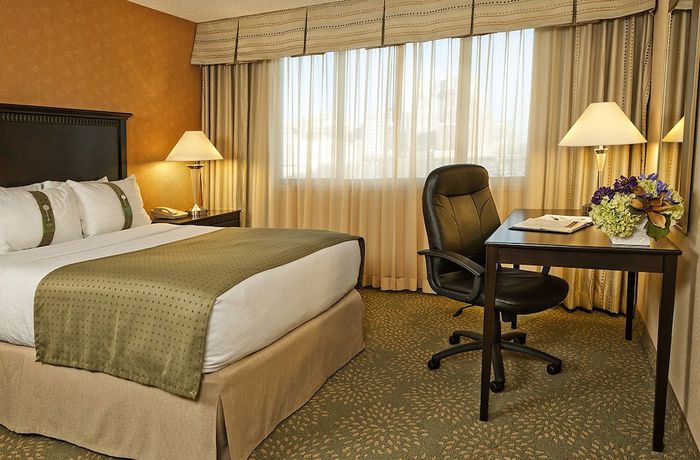 Imagen de la habitación del Hotel Holiday Inn Alexandria At Carlyle, An Ihg. Foto 12