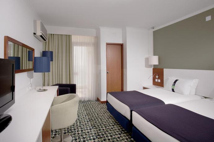 Imagen de la habitación del Hotel Holiday Inn Algarve - Armacao De Pera, An Ihg. Foto 5