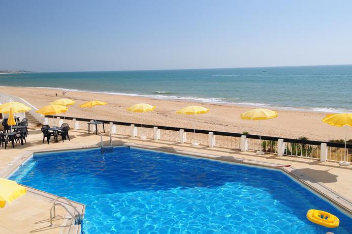 Imagen de la piscina del Hotel Holiday Inn Algarve - Armacao De Pera, An Ihg. Foto 16