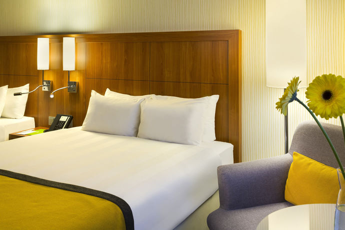 Imagen de la habitación del Hotel Holiday Inn Amsterdam. Foto 7